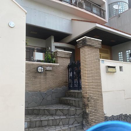 Joyful Rose Apartamento Ginowan Exterior foto