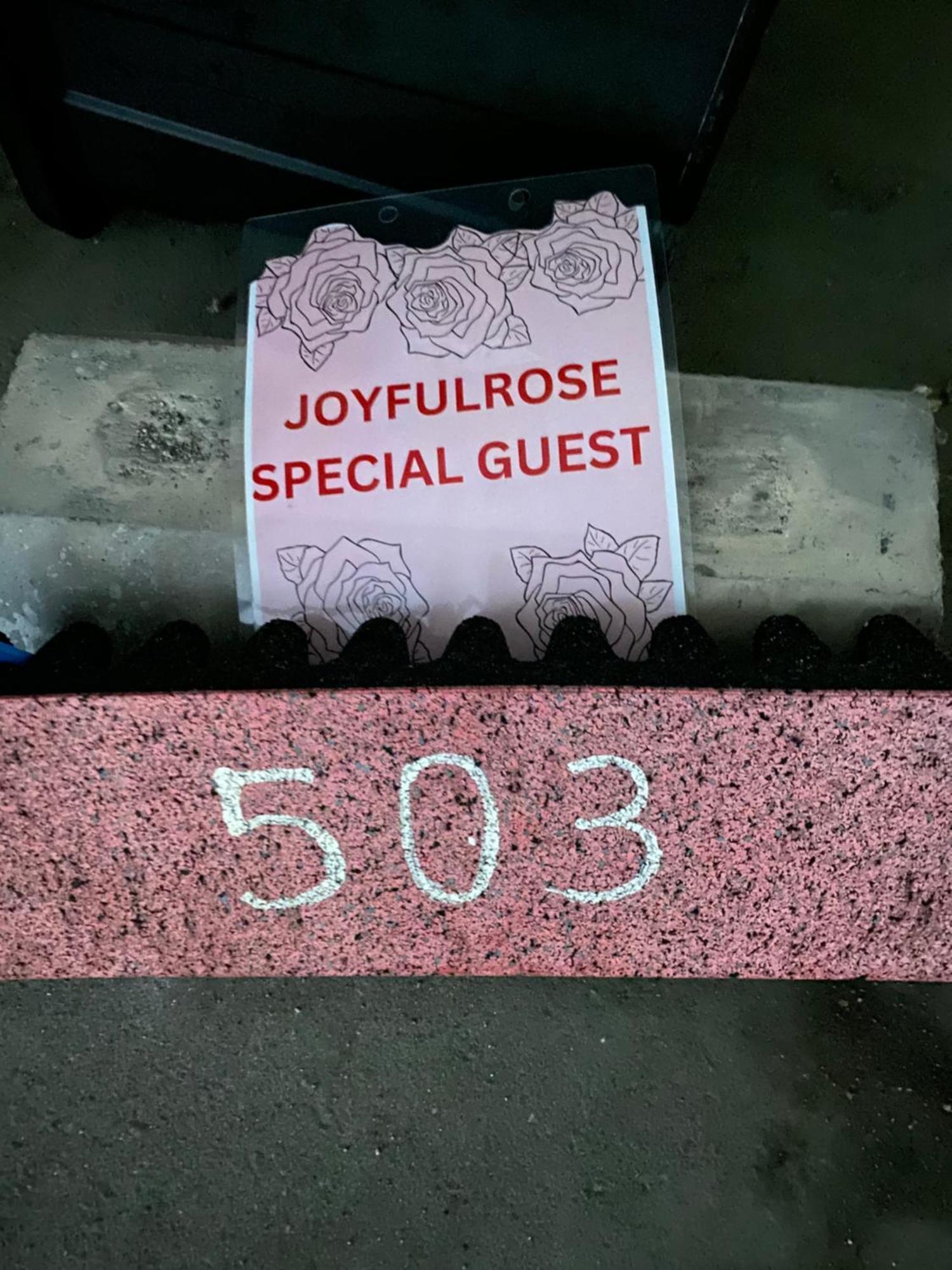 Joyful Rose Apartamento Ginowan Exterior foto